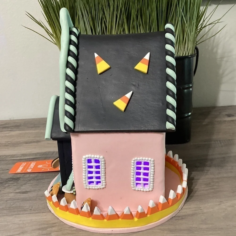 NEW! LIGHT UP COLOR CHANGING RIP GINGERBREAD HALLOWEEN HAUNTED HOUSE